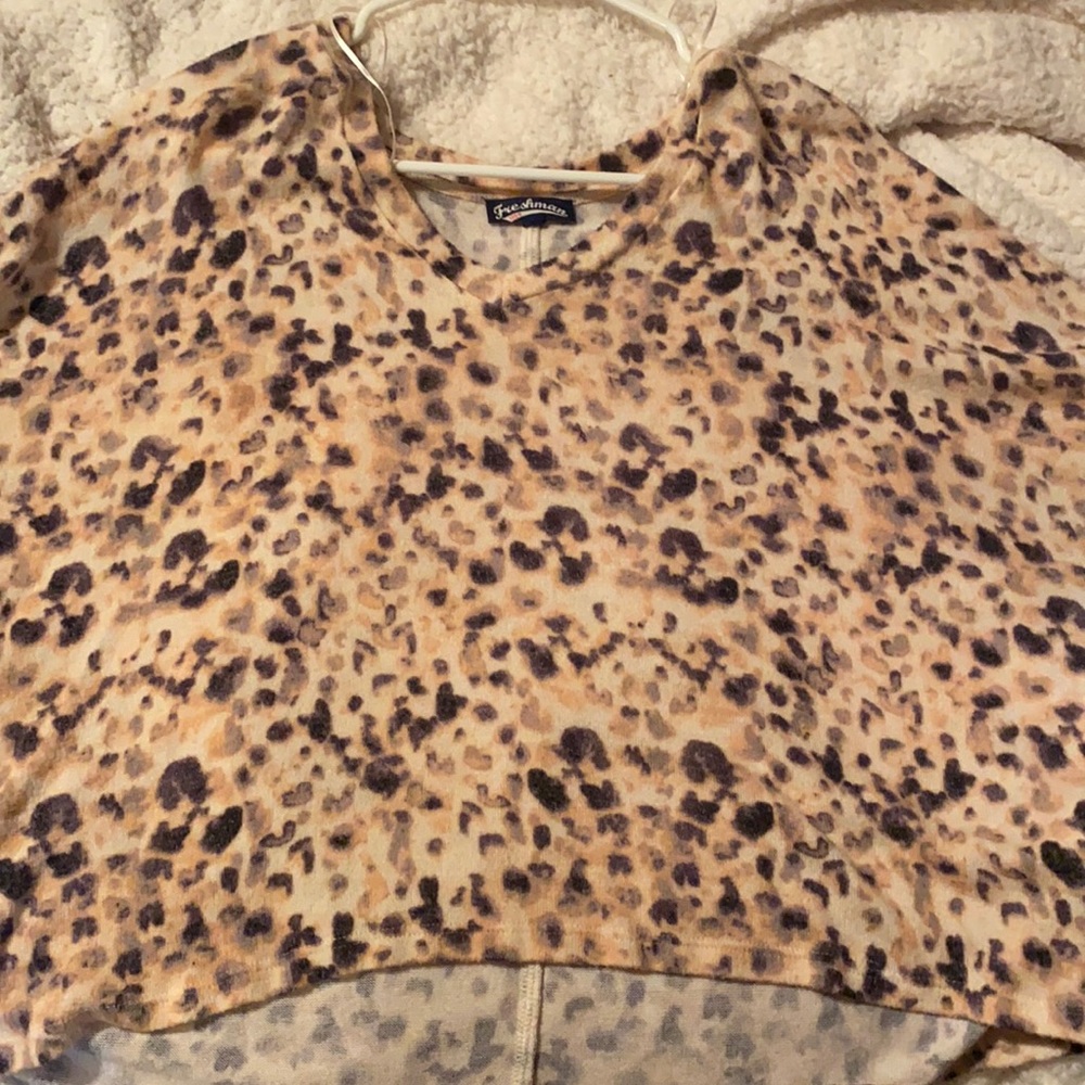 Crop long sleeve super stretchy nice print